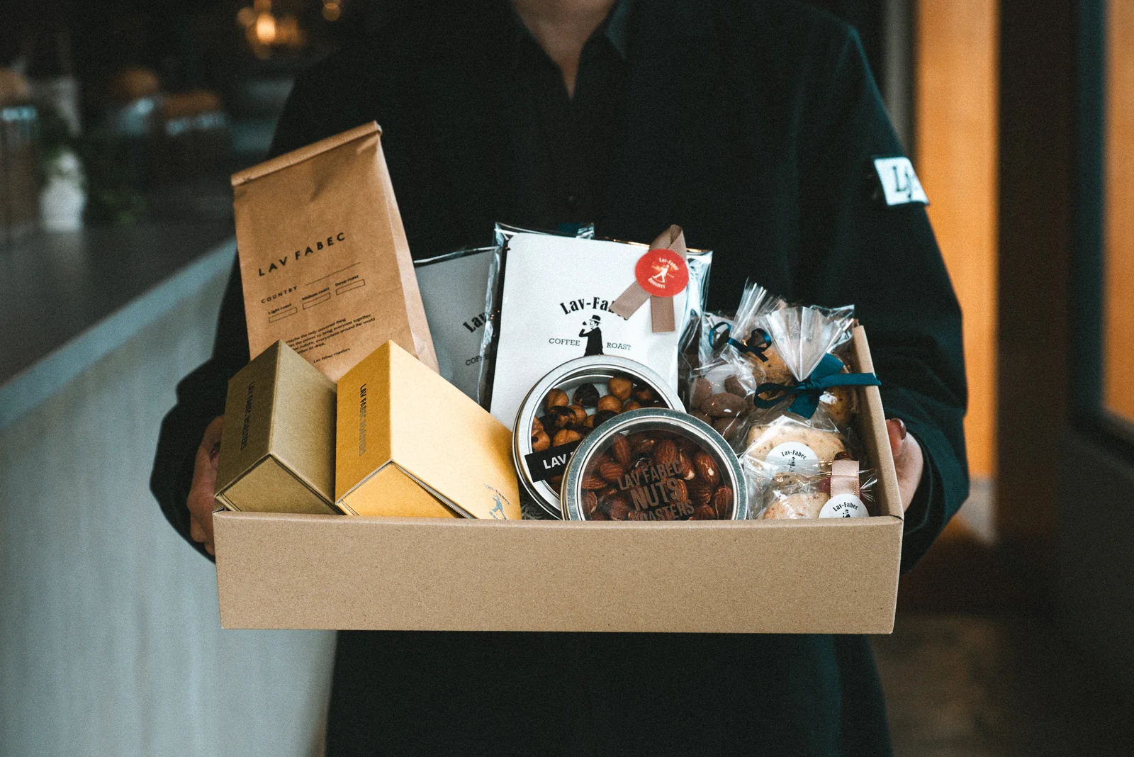 Specialty coffee and roasted nut gift sets (online mail order)