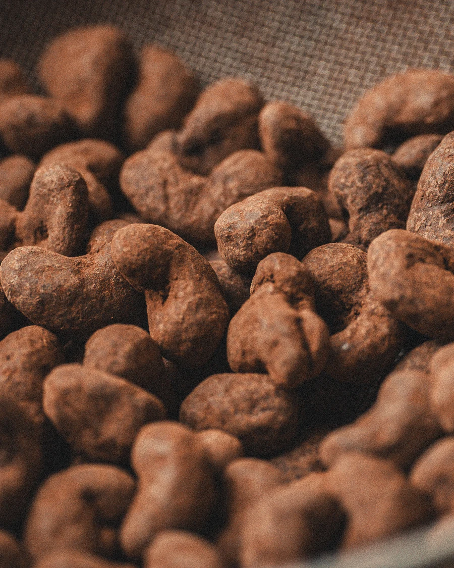 Chocolate-coated nuts supervised by Maison de Kitagawa (Lav fabec × Kitagawa)