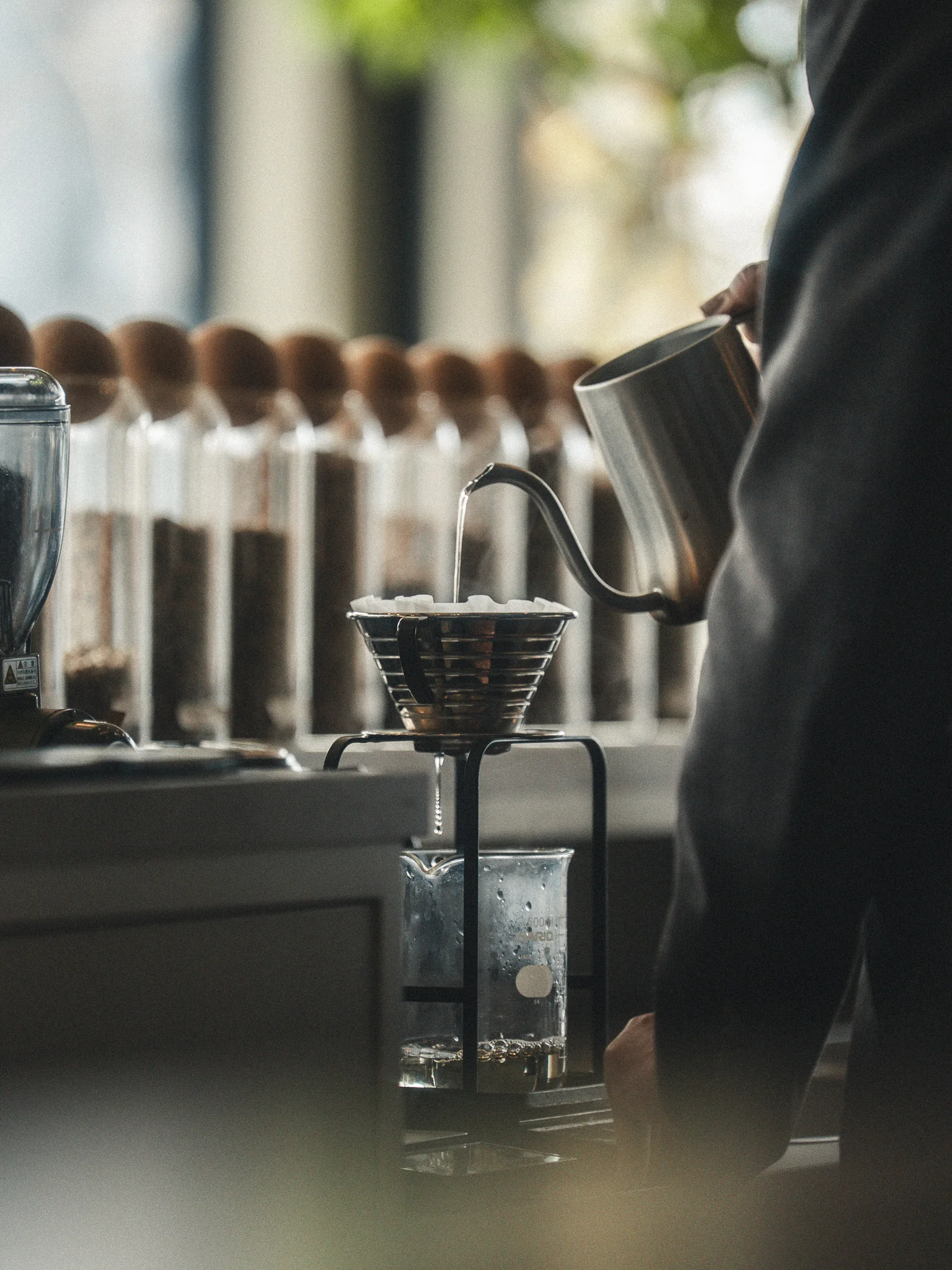 Café latte made with specialty coffee beans (Kumamoto café Lav fabec roasters)